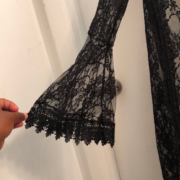Black lace cover up - Picture 2 of 2